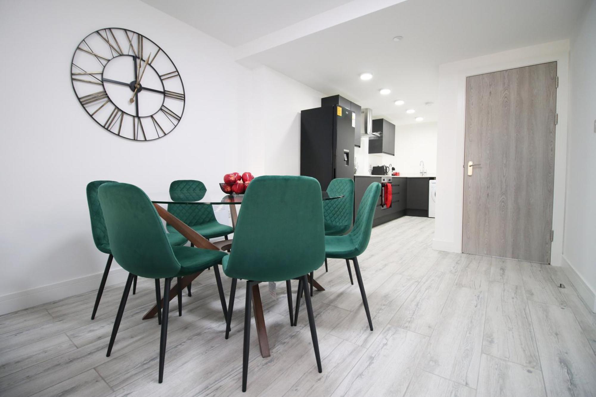 New Cardiff Bloc Exclusive Apartments By Prime Stays - Shops And Parking - Great For Groups And Families Zewnętrze zdjęcie