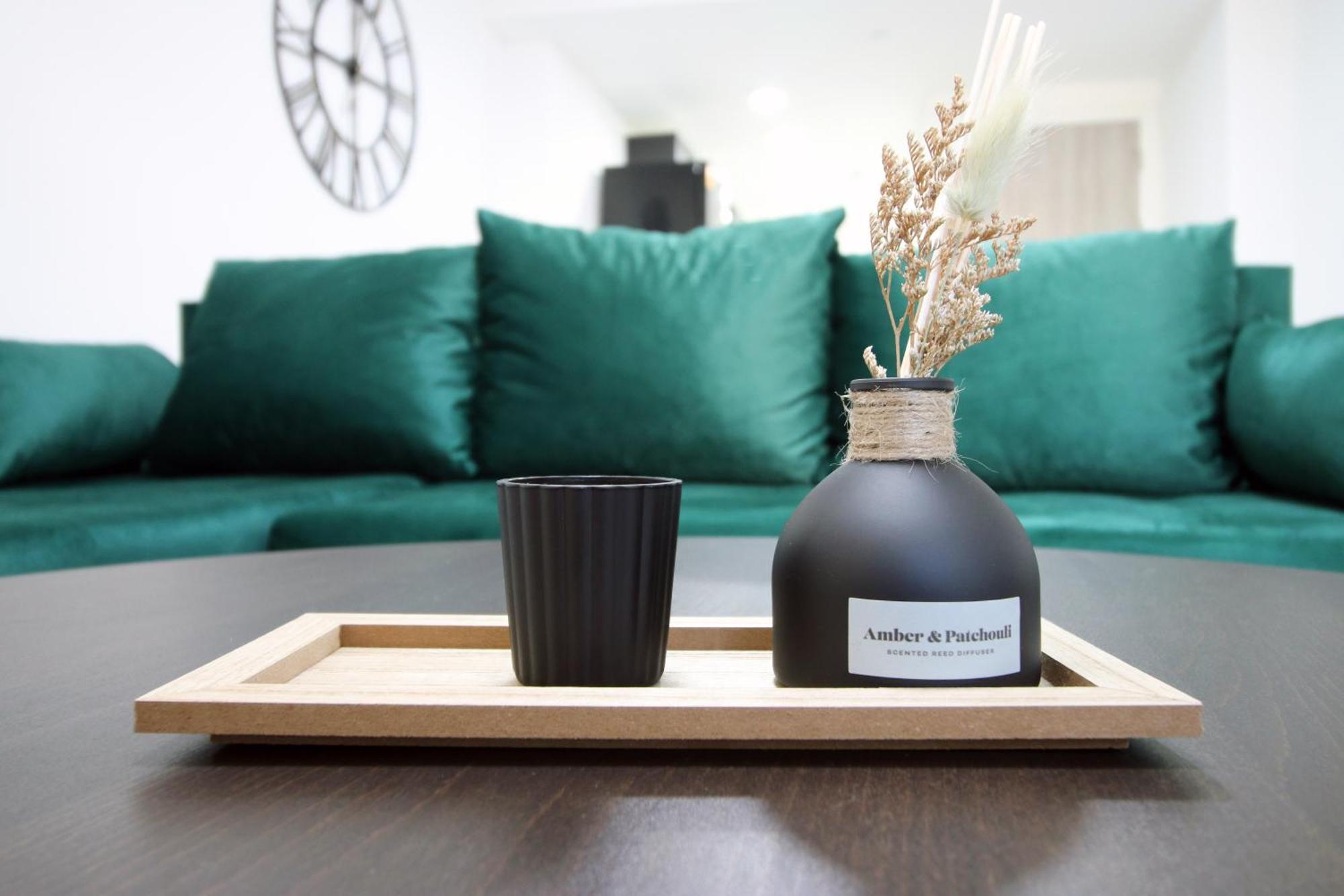 New Cardiff Bloc Exclusive Apartments By Prime Stays - Shops And Parking - Great For Groups And Families Zewnętrze zdjęcie