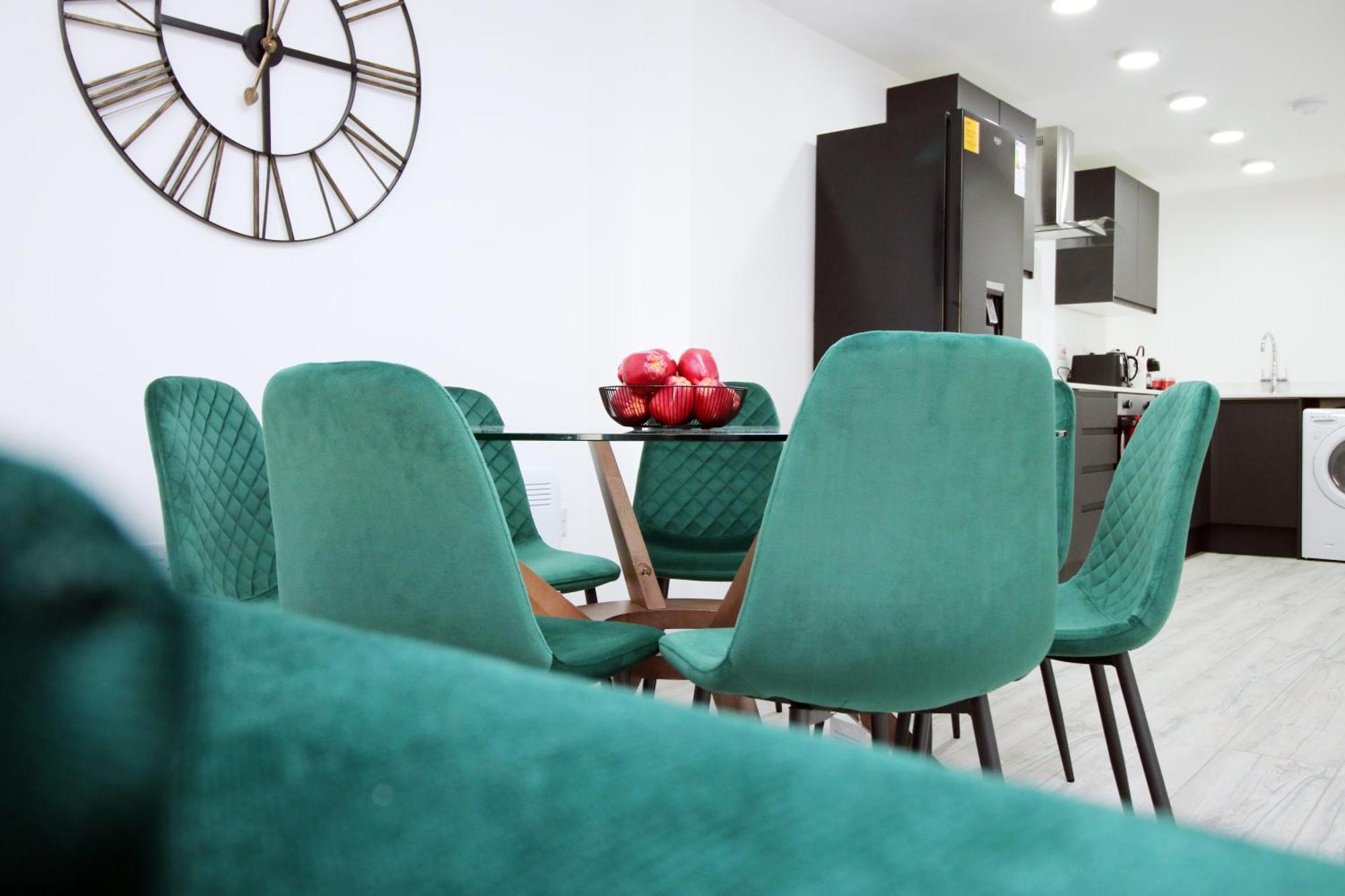 New Cardiff Bloc Exclusive Apartments By Prime Stays - Shops And Parking - Great For Groups And Families Zewnętrze zdjęcie